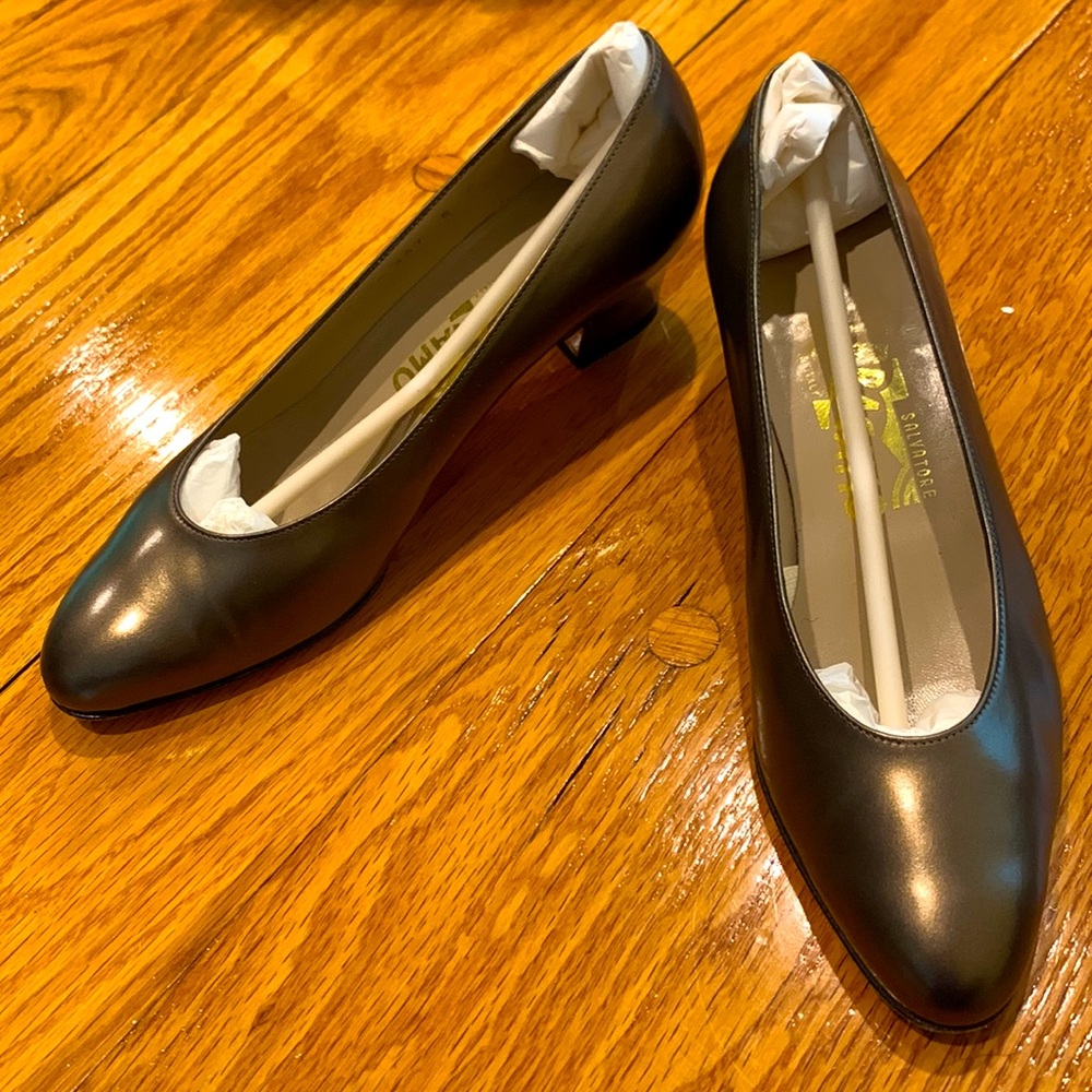 Ferragamo gold low heels. Great condition!